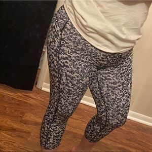 Medium under armour crop leggings